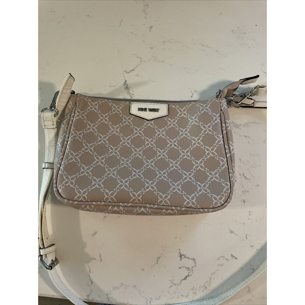 Nine West 5 Pocket Crossbody Purse beige zipper cosmetic pouch geometric pattern